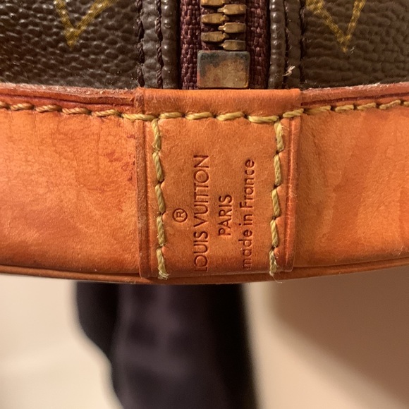 Authentic Louis Vuitton monogram Alma purse with date code BA0914 - Picture 5 of 14